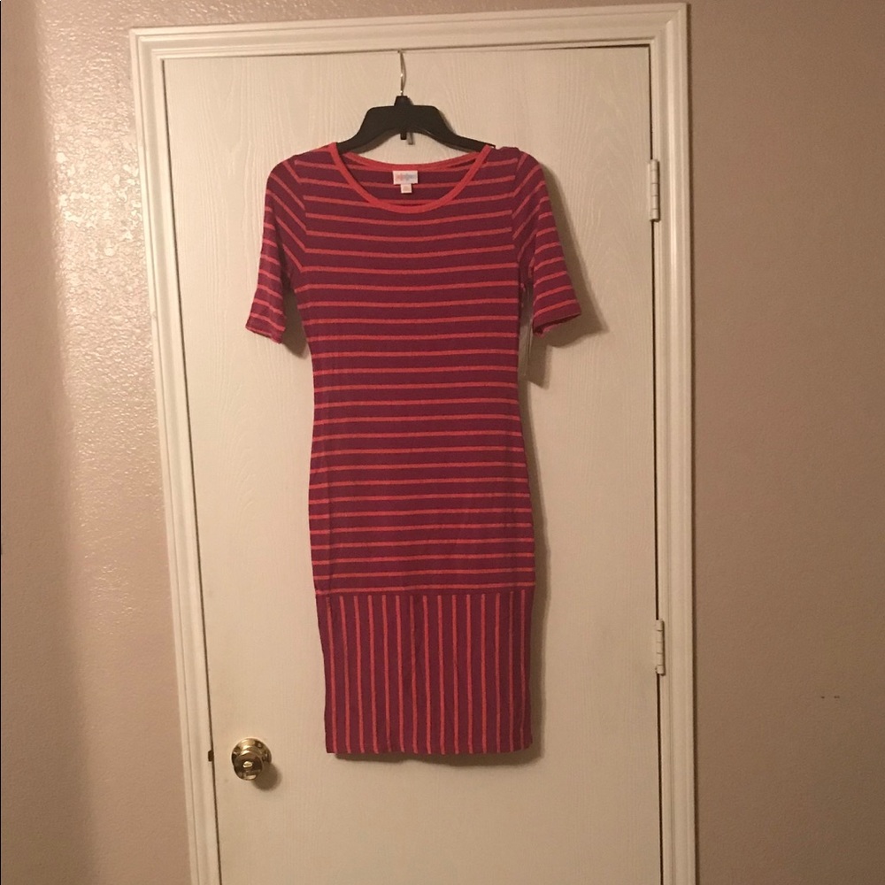 💕NWT LuLaRoe striped Julia sz XS